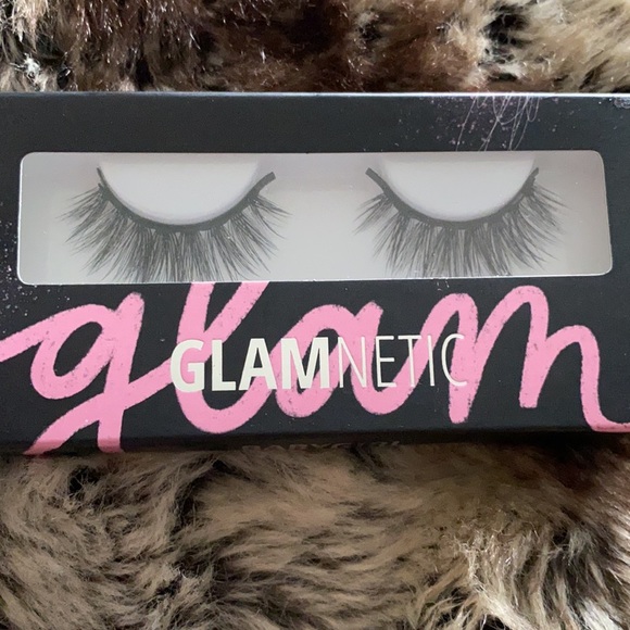 Eyelashes - Picture 4 of 5